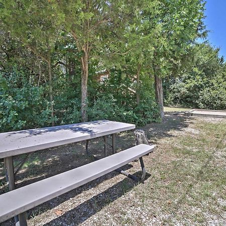 Branson Cabin With Deck Near Table Rock Lake! エクステリア 写真