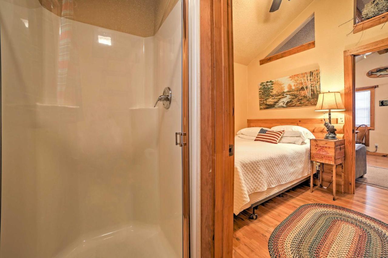 Branson Cabin With Deck Near Table Rock Lake! エクステリア 写真